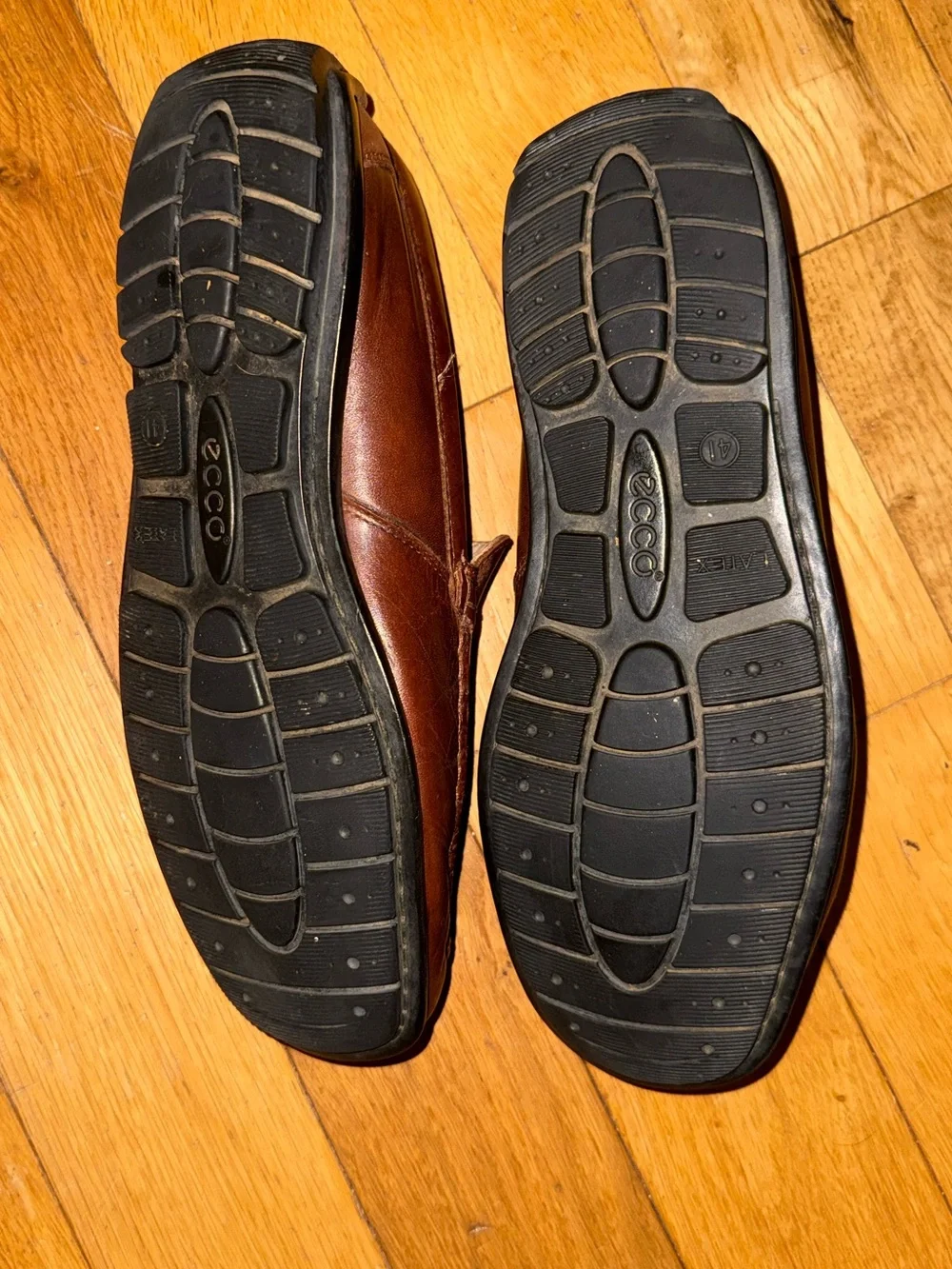 Ecco Men’s Chestnut Leather Slip-On Loafers